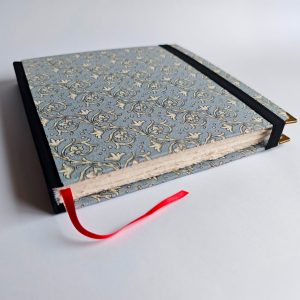 Cuaderno de acuarelas con tapas decoradas tamaño 19x19cm