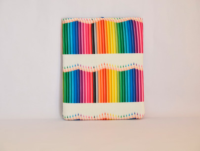 funda libro lapices4 Funda para libro con bolsillo colección lápices de colores